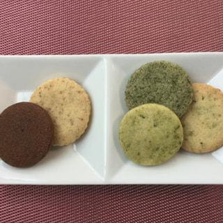 ハーブ入りクッキーを試作しました。